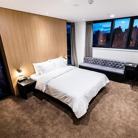 Ashton Hotel Ilsan Ni Exterior photo