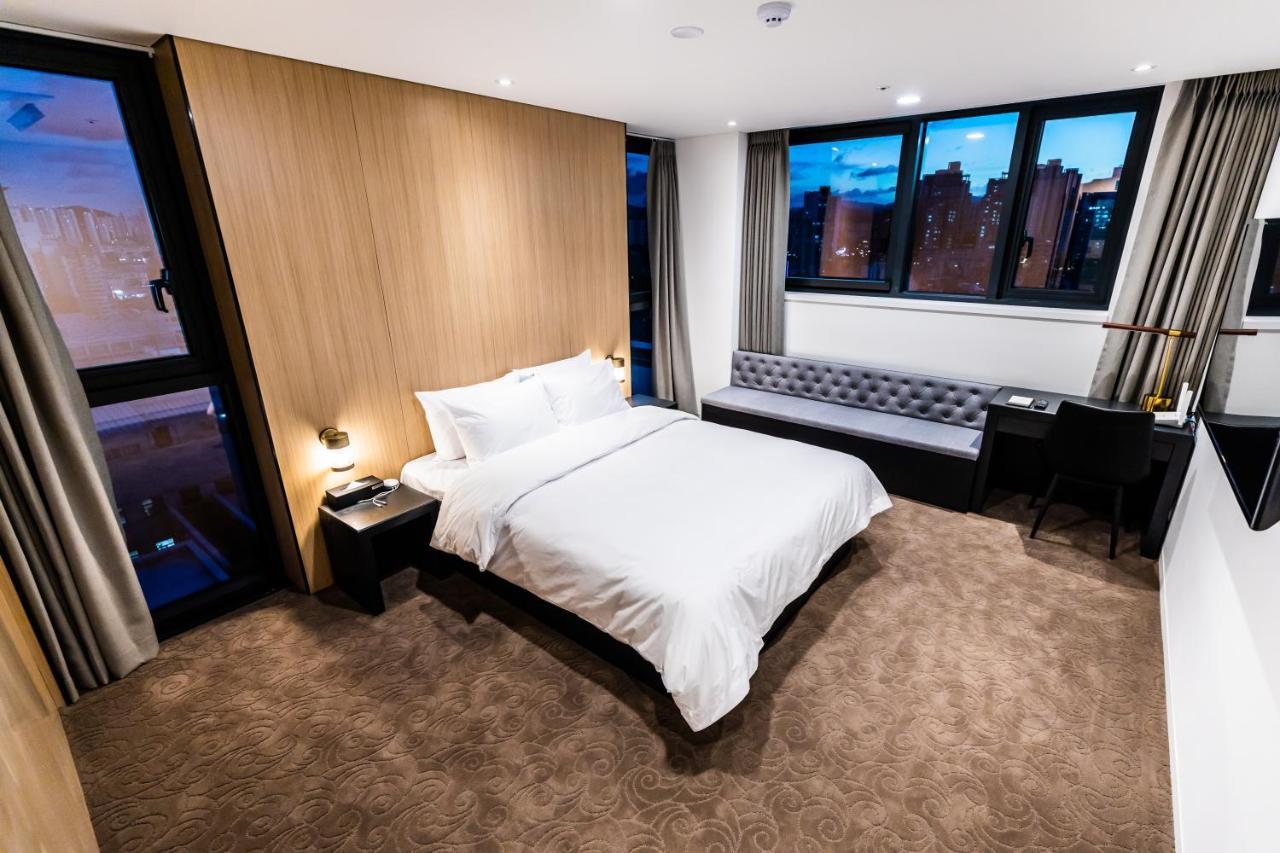 Ashton Hotel Ilsan Ni Exterior photo