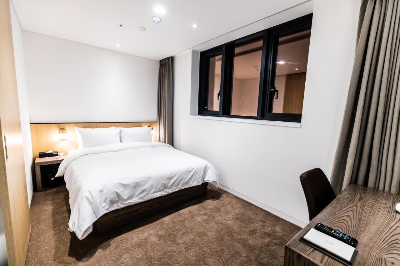 Ashton Hotel Ilsan Ni Exterior photo